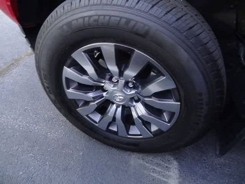 Used 2020 Toyota Tacoma Limited image 19