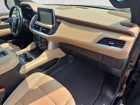 Used 2024 Chevrolet Suburban Premier AWD/4WD image 23