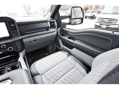 Used 2024 Ford F250 Limited w/ FX4 Off-Road Package image 9