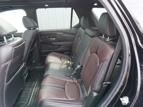 Used 2025 Honda Pilot Black Edition image 30