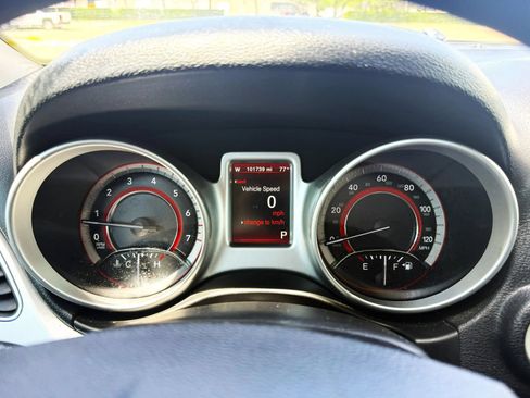 Used 2018 Dodge Journey SXT FWD image 16