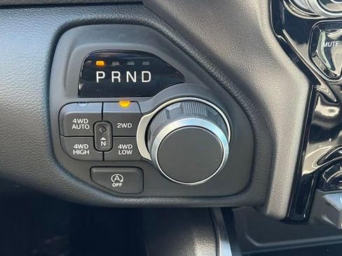 New 2026 RAM 1500 4x4 Crew Cab image 25