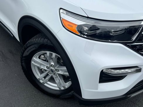 Used 2020 Ford Explorer XLT w/ Equipment Group 202A image 2