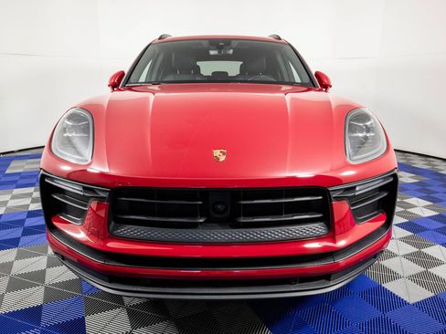 Used 2024 Porsche Macan w/ Premium Plus Package AWD/4WD image 3