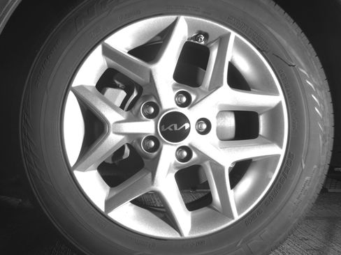 Used 2025 Kia Soul LX w/ LX Technology Package image 12