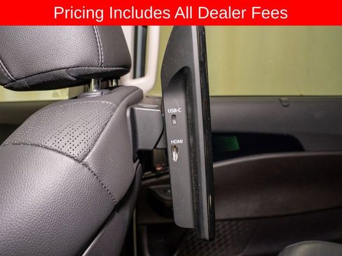 Used 2025 Kia Carnival SX Prestige FWD image 11