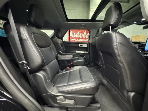 Used 2023 Ford Explorer Limited w/ Limited Technology Package AWD/4WD image 15
