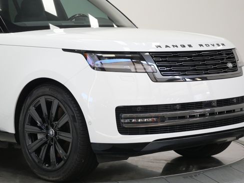 Used 2025 Land Rover Range Rover SE AWD/4WD image 41