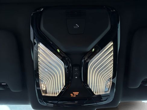 Used 2024 BMW 330i xDrive Sedan w/ Convenience Package image 32