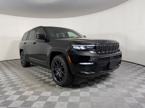 Used 2025 Jeep Grand Cherokee L Summit w/ Obsidian Package AWD/4WD image 5