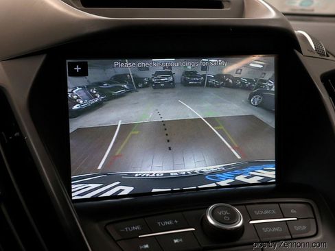 Used 2018 Ford Escape SE w/ SE Sync 3 Package FWD image 19