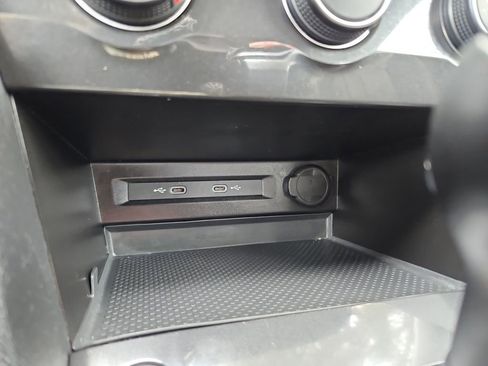 Used 2024 Volkswagen Tiguan SE image 20