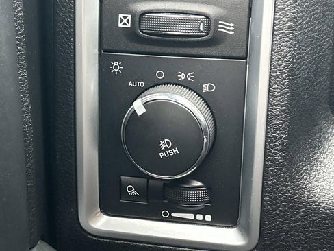 Used 2017 RAM 1500 Limited image 27