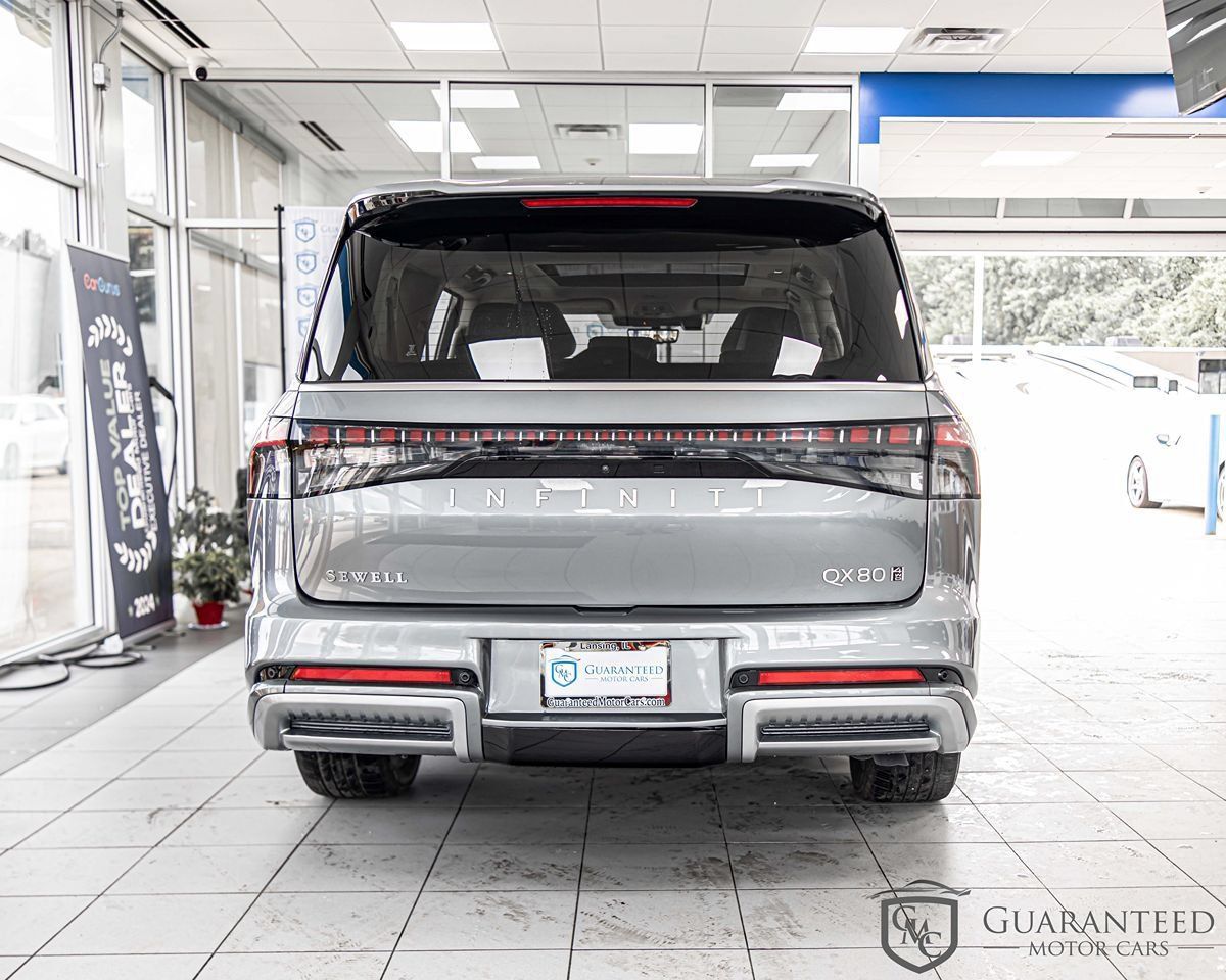 Used 2025 INFINITI QX80 Sensory AWD/4WD image 13