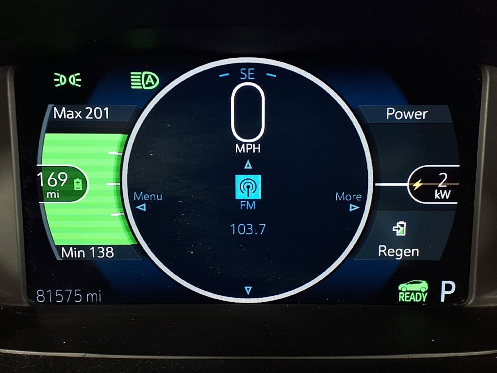 Used 2021 Chevrolet Bolt Premier w/ Infotainment Package FWD image 18