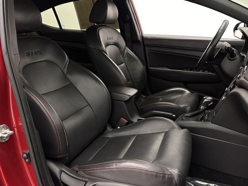 Used 2017 Hyundai Elantra Sport image 33