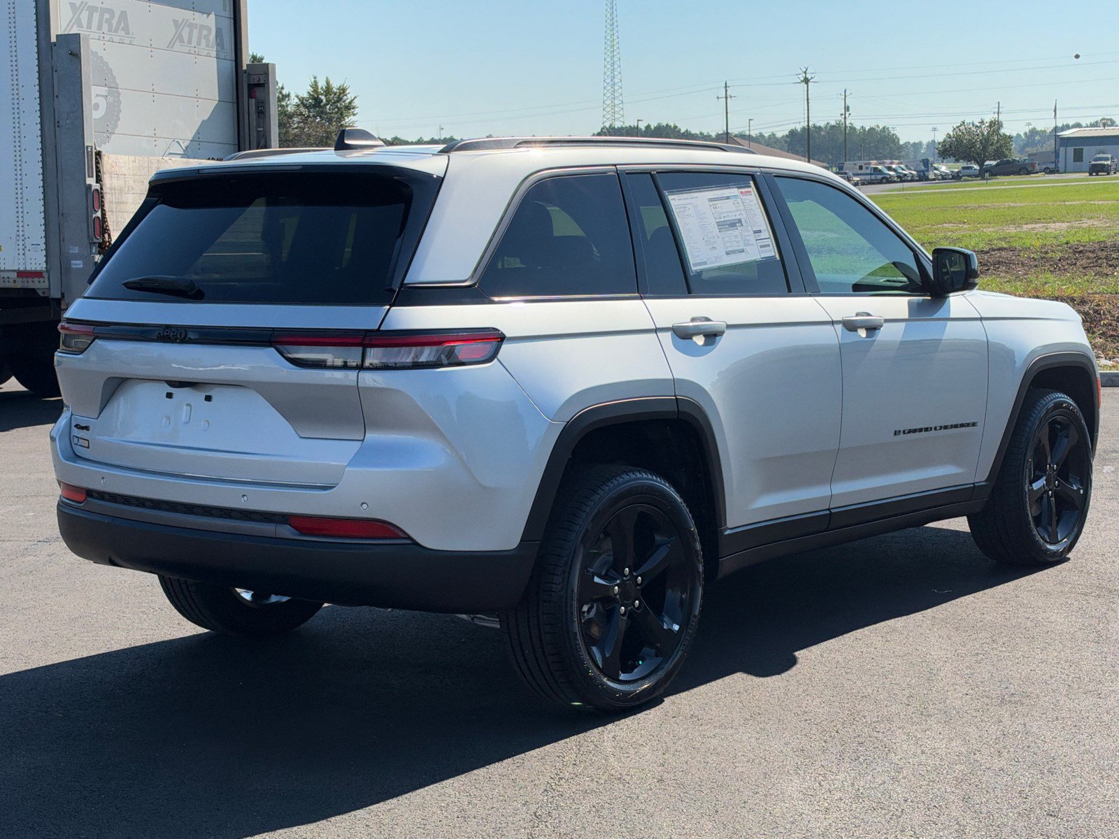 New 2026 Jeep Grand Cherokee Limited w/ Limited Altitude Package AWD/4WD image 5