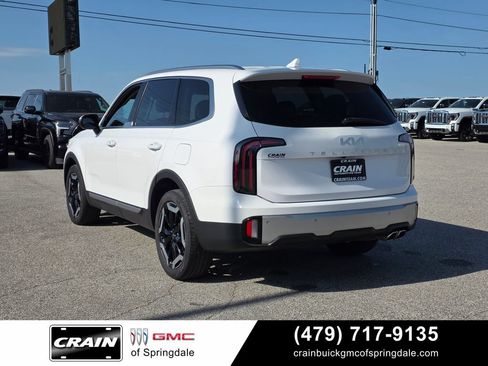 Used 2023 Kia Telluride EX w/ EX Captain's Chair Package FWD image 5