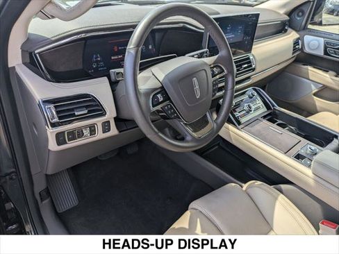 Used 2024 Lincoln Navigator Reserve image 12