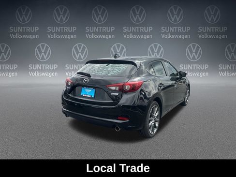 Used 2018 MAZDA MAZDA3 Grand Touring w/ Premium Equipment Package FWD image 6