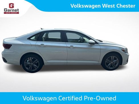 Used 2023 Volkswagen Jetta SE FWD image 7