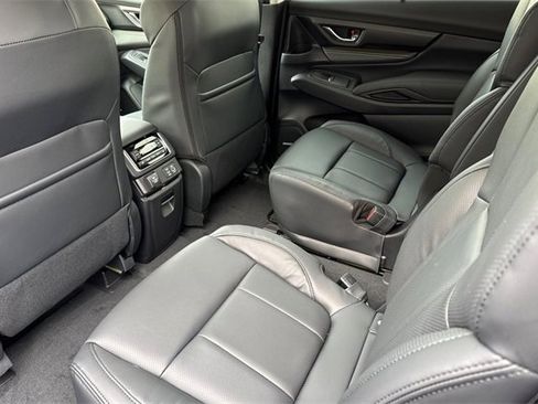 Used 2025 Subaru Ascent Bronze Edition w/ Popular Package #2 image 9