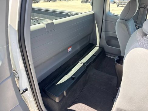 Used 2015 Toyota Tacoma 2WD Access Cab image 22