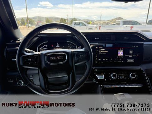 Used 2023 GMC Sierra 1500 AT4 w/ Technology Package AWD/4WD image 10