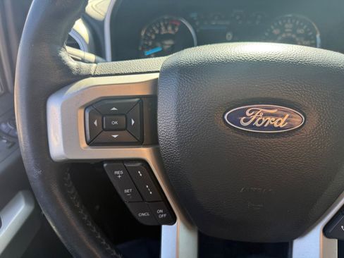 Used 2020 Ford F150 Lariat w/ Equipment Group 502A Luxury AWD/4WD image 19