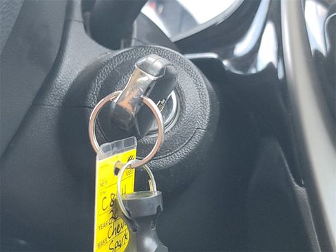 Used 2021 Chevrolet Spark LT image 31