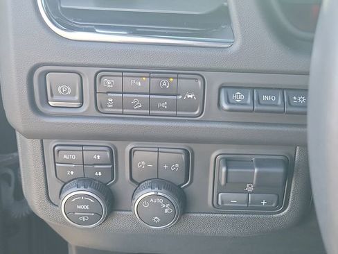 Used 2023 Chevrolet Tahoe High Country w/ Advanced Technology Package image 21