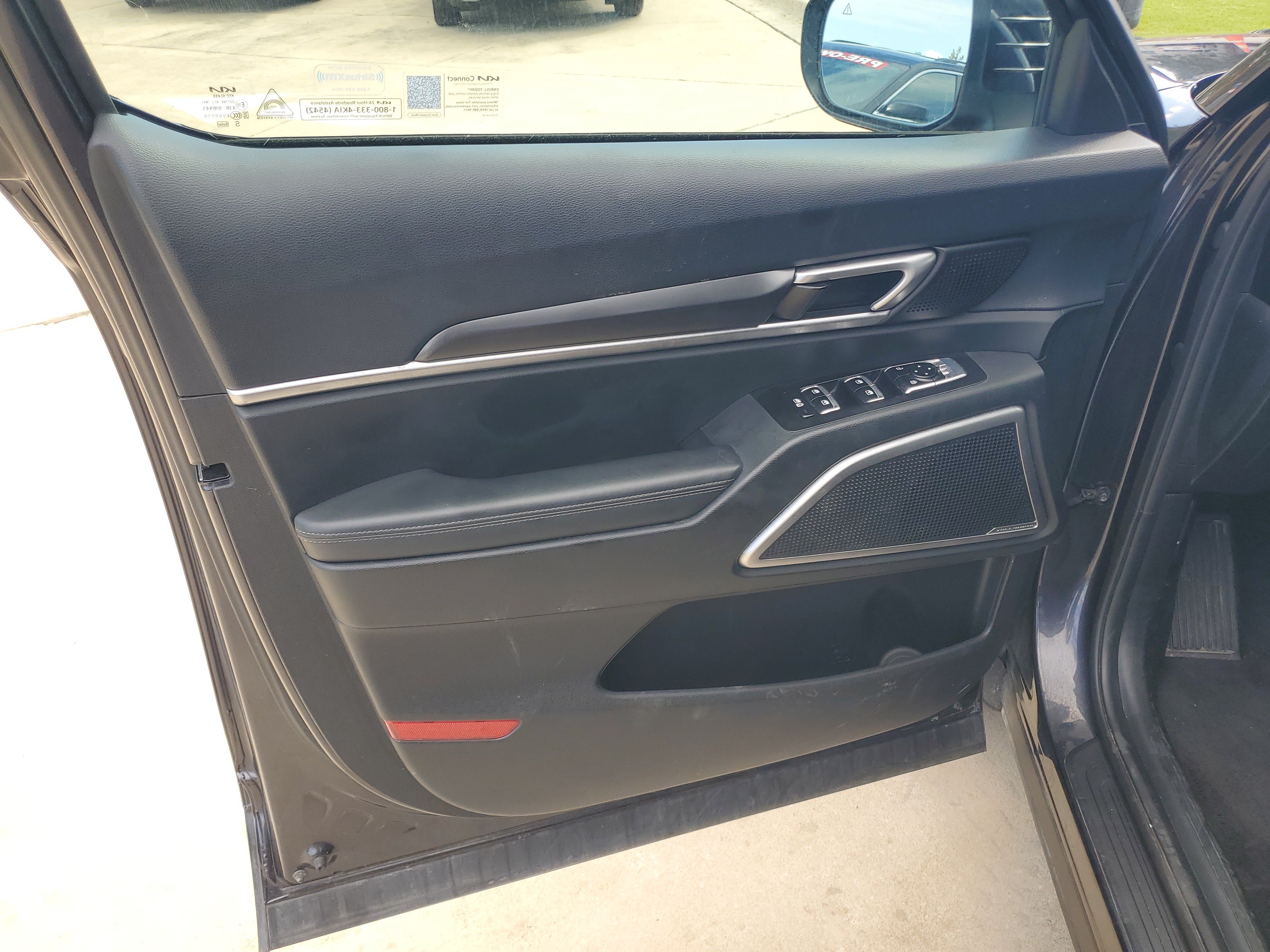 Used 2025 Kia Telluride S AWD/4WD image 13