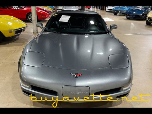 Used 2004 Chevrolet Corvette Coupe w/ Roof Package image 4