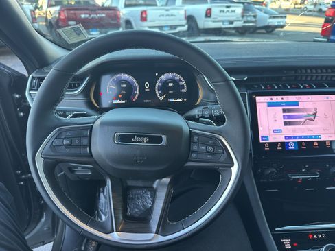 Used 2025 Jeep Grand Cherokee L Limited w/ Trailer Tow Package image 21