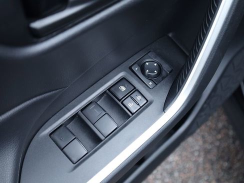 Used 2021 Toyota RAV4 LE image 25