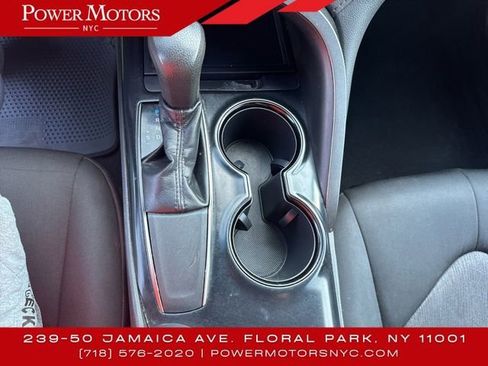 Used 2019 Toyota Camry L image 28