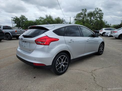 Used 2017 Ford Focus SEL image 4