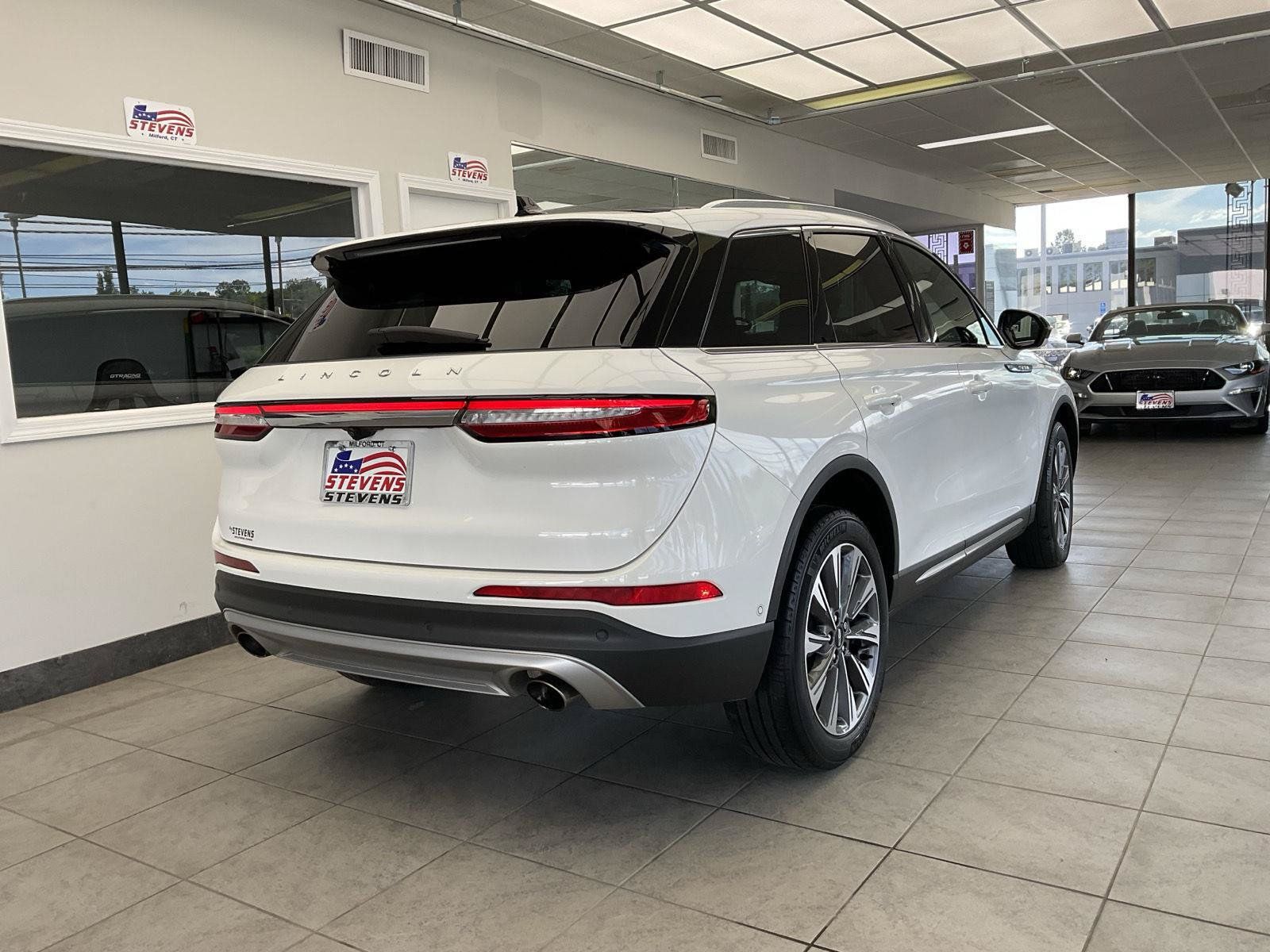 Used 2022 Lincoln Corsair Reserve w/ Equipment Group 201A AWD/4WD image 5