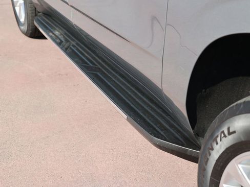 Used 2025 Chevrolet Suburban Premier image 10