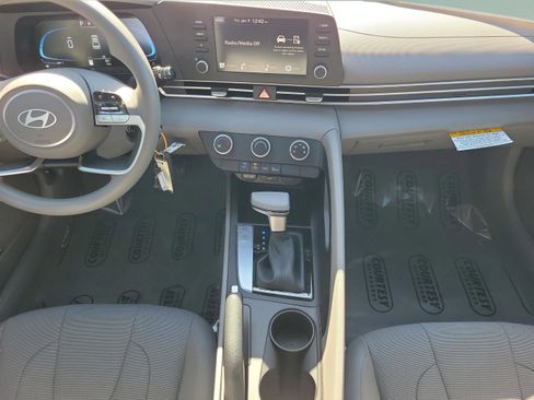 New 2026 Hyundai Elantra SE image 12