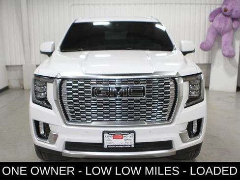 Used 2022 GMC Yukon XL Denali AWD/4WD image 2
