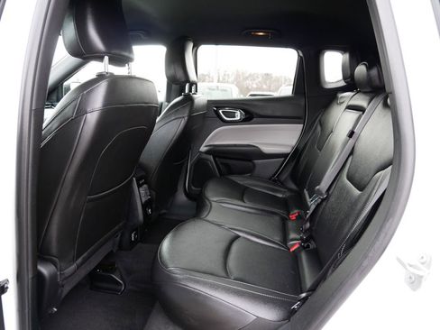 Used 2025 Jeep Compass Limited image 12