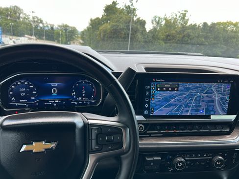 Used 2024 Chevrolet Silverado 2500 LTZ w/ LTZ Convenience Package AWD/4WD image 14