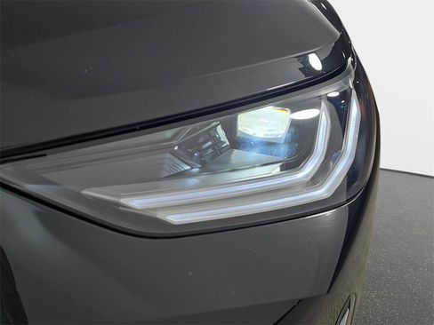 Used 2025 BMW X3 xDrive30i w/ Premium Package image 34