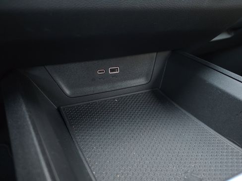 Used 2025 Chevrolet Equinox ACTIV w/ Safety and Technology Package image 28