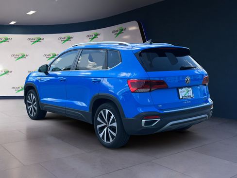 Used 2022 Volkswagen Taos SE w/ Panoramic Sunroof Package image 5
