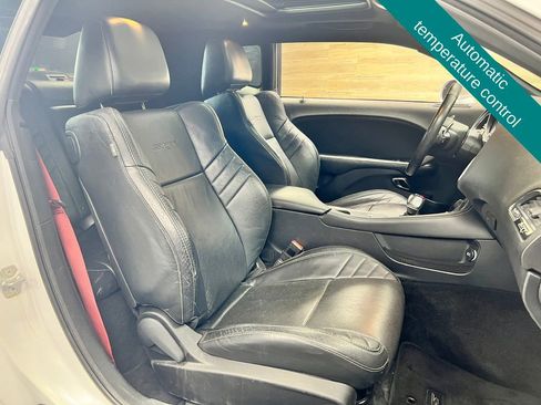 Used 2016 Dodge Challenger SRT Hellcat RWD image 5