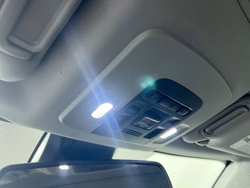 Used 2023 Toyota Camry SE image 18