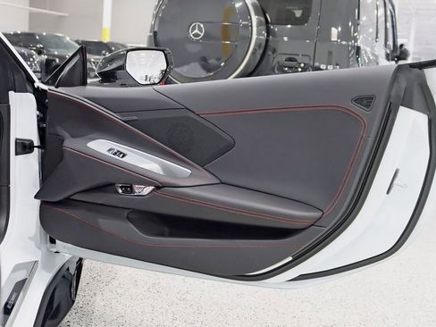 Used 2025 Chevrolet Corvette E-Ray AWD/4WD image 32