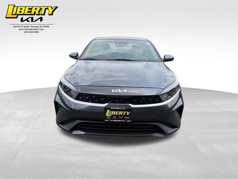 Used 2023 Kia Forte LXS FWD image 2